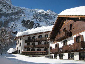 Отель Hotel Jolanda Sport, Грессоней-Ла-Трините